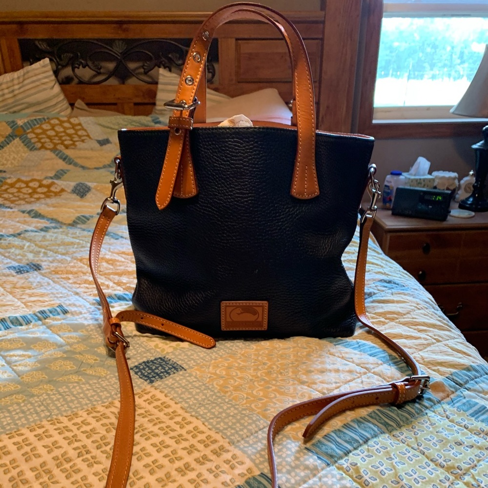 Dooney Bourke satchel/shoulder bag